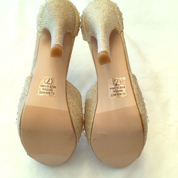 “D” Gold platform high heels - Picture 5 of 6